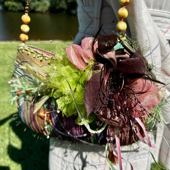 VINTAGE Mary Frances Feather and Ribbon Floral Beaded Bag - Picture 12 of 16